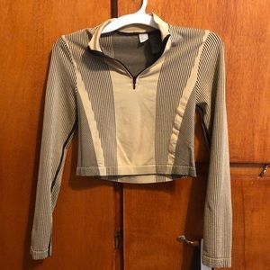 Long sleeved crop top